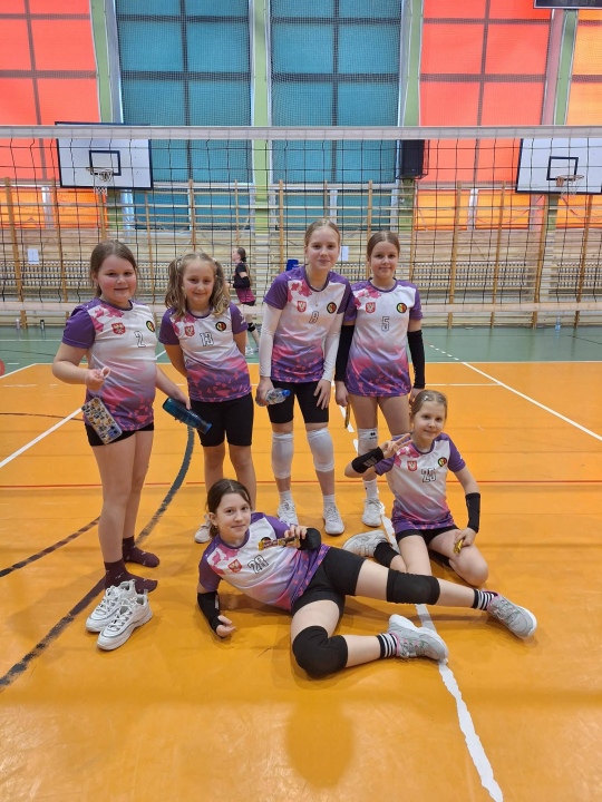 Zimowy turniej minisiatkówki w SP 5 Ostrołęka [2.03.2026] - zdjęcie #58 - eOstroleka.pl