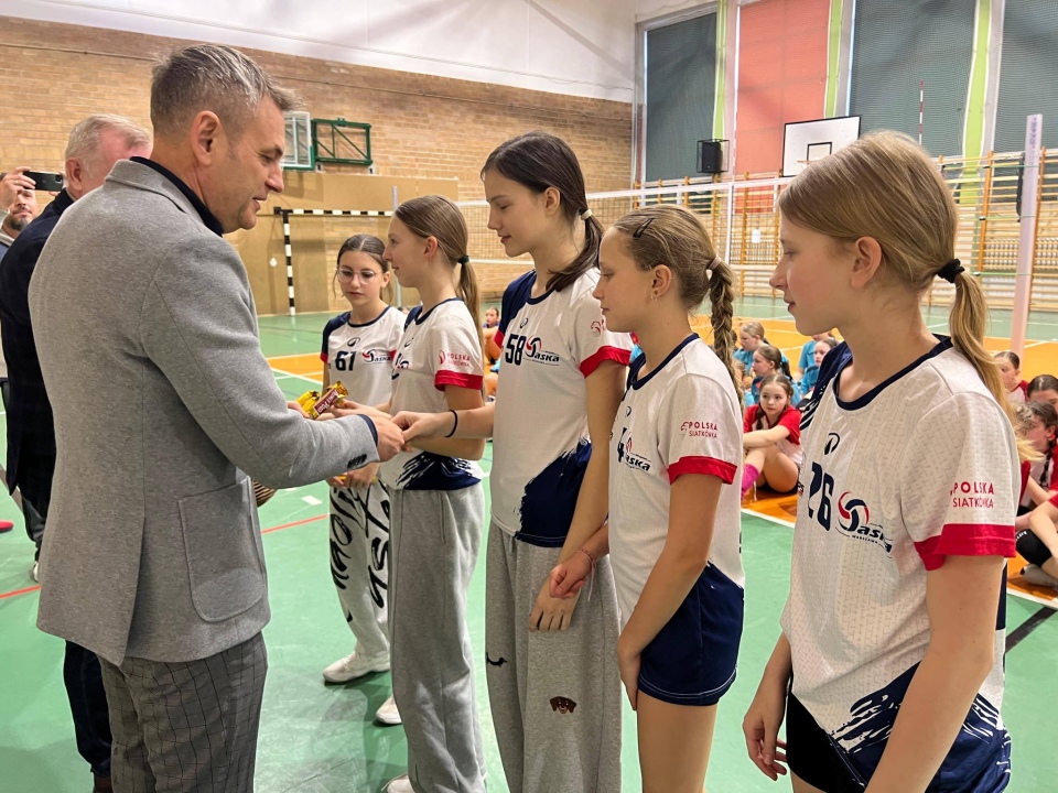 Zimowy turniej minisiatkówki w SP 5 Ostrołęka [2.03.2026] - zdjęcie #55 - eOstroleka.pl