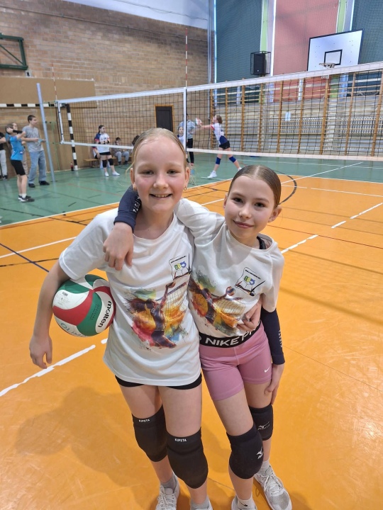 Zimowy turniej minisiatkówki w SP 5 Ostrołęka [2.03.2026] - zdjęcie #52 - eOstroleka.pl