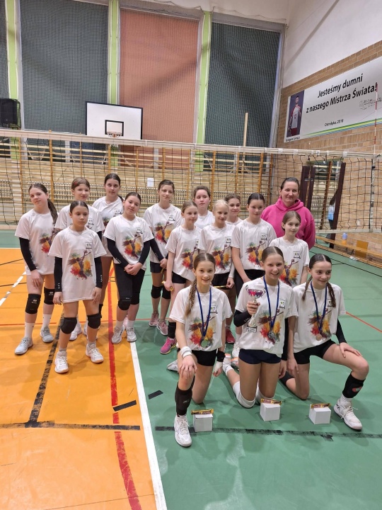 Zimowy turniej minisiatkówki w SP 5 Ostrołęka [2.03.2026] - zdjęcie #46 - eOstroleka.pl