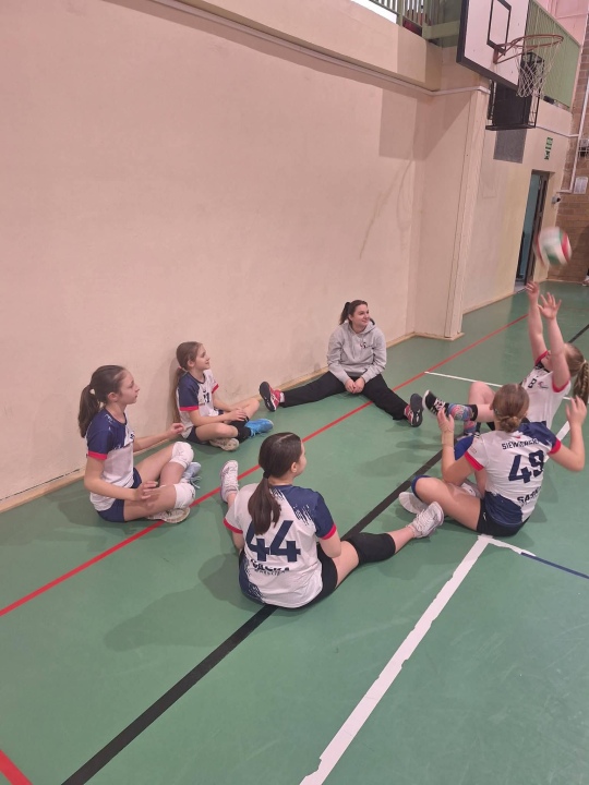 Zimowy turniej minisiatkówki w SP 5 Ostrołęka [2.03.2026] - zdjęcie #45 - eOstroleka.pl