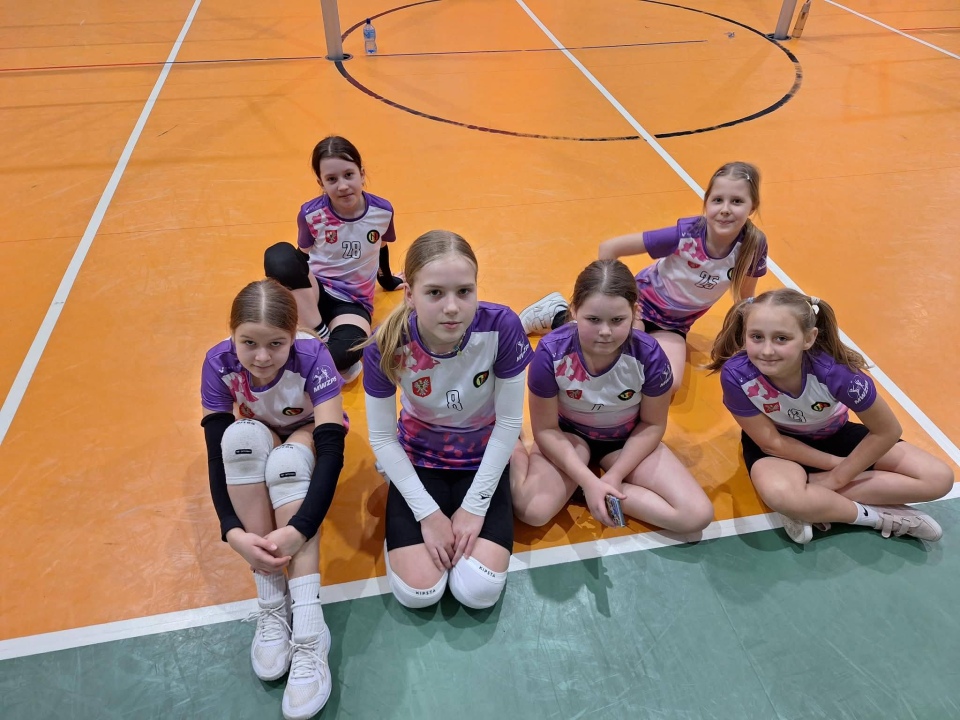 Zimowy turniej minisiatkówki w SP 5 Ostrołęka [2.03.2026] - zdjęcie #43 - eOstroleka.pl