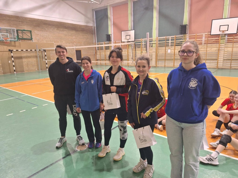 Zimowy turniej minisiatkówki w SP 5 Ostrołęka [2.03.2026] - zdjęcie #42 - eOstroleka.pl