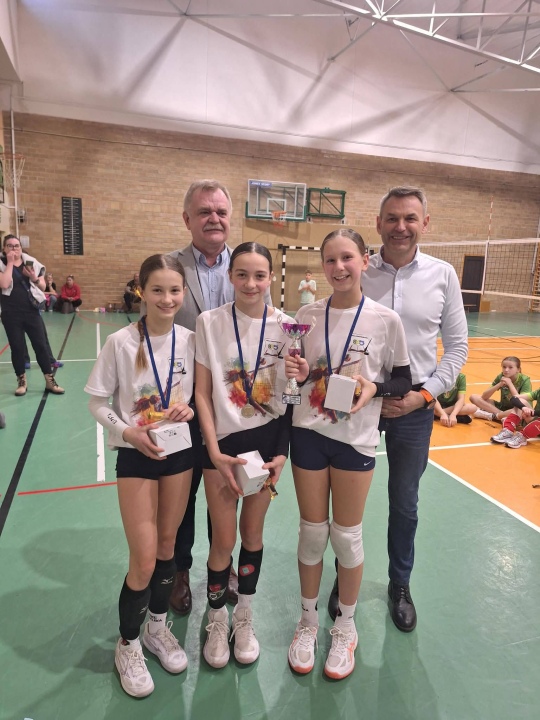 Zimowy turniej minisiatkówki w SP 5 Ostrołęka [2.03.2026] - zdjęcie #37 - eOstroleka.pl