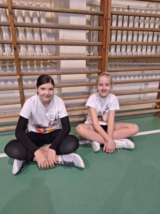 Zimowy turniej minisiatkówki w SP 5 Ostrołęka [2.03.2026] - zdjęcie #28 - eOstroleka.pl