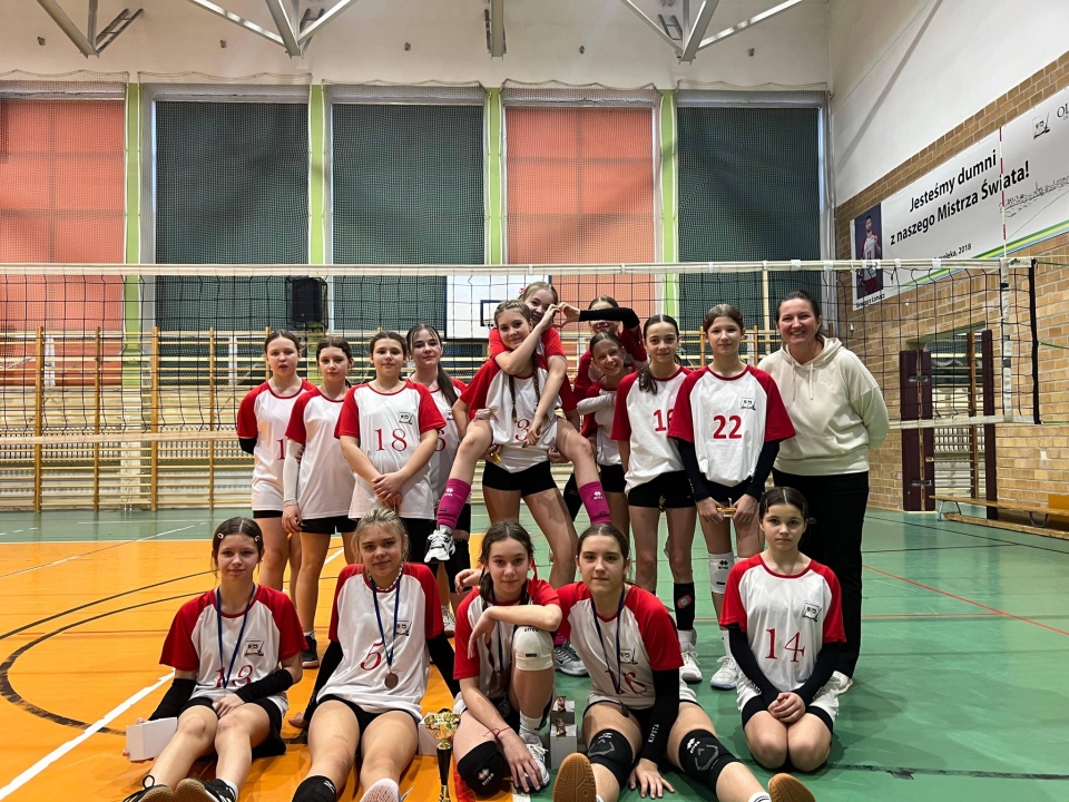 Zimowy turniej minisiatkówki w SP 5 Ostrołęka [2.03.2026] - zdjęcie #23 - eOstroleka.pl