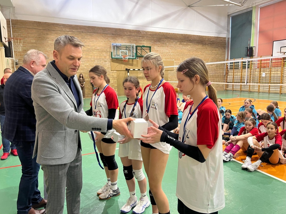 Zimowy turniej minisiatkówki w SP 5 Ostrołęka [2.03.2026] - zdjęcie #22 - eOstroleka.pl