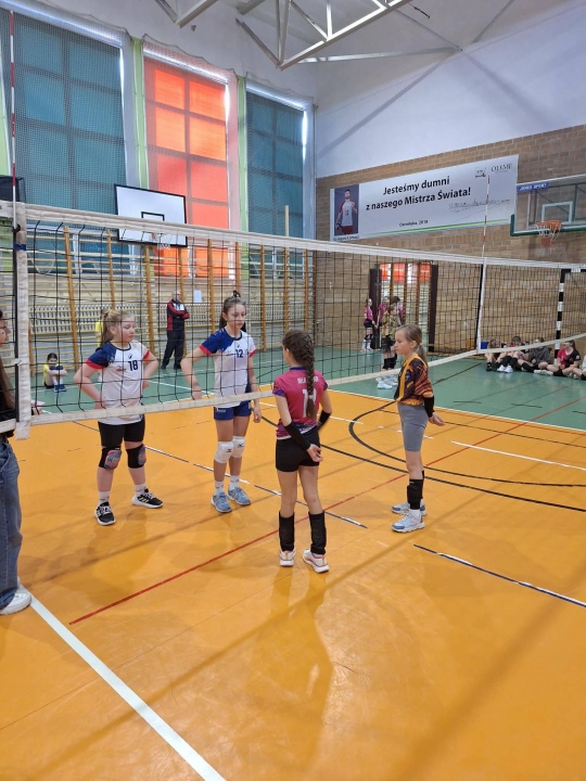 Zimowy turniej minisiatkówki w SP 5 Ostrołęka [2.03.2026] - zdjęcie #17 - eOstroleka.pl