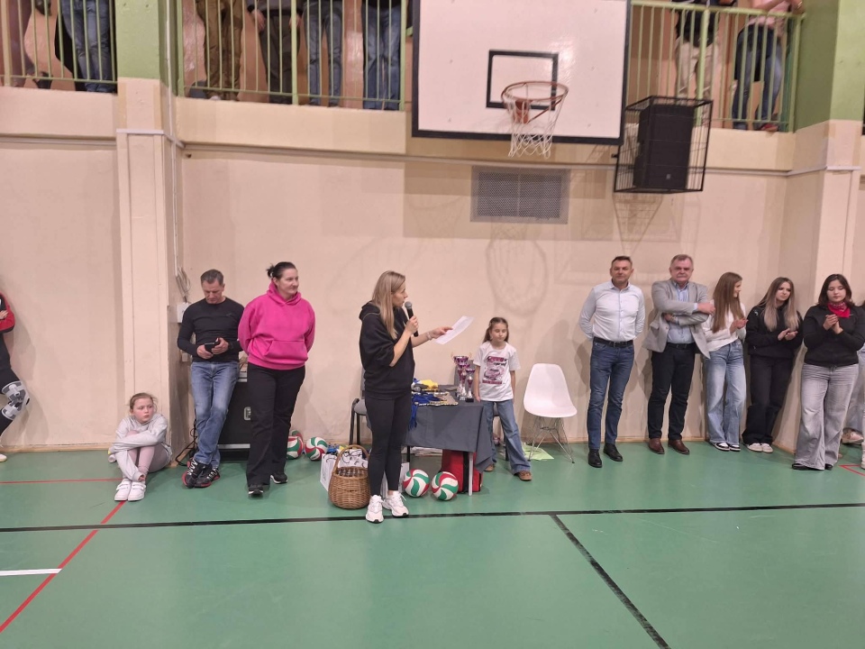 Zimowy turniej minisiatkówki w SP 5 Ostrołęka [2.03.2026] - zdjęcie #10 - eOstroleka.pl