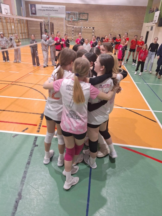 Zimowy turniej minisiatkówki w SP 5 Ostrołęka [2.03.2026] - zdjęcie #6 - eOstroleka.pl