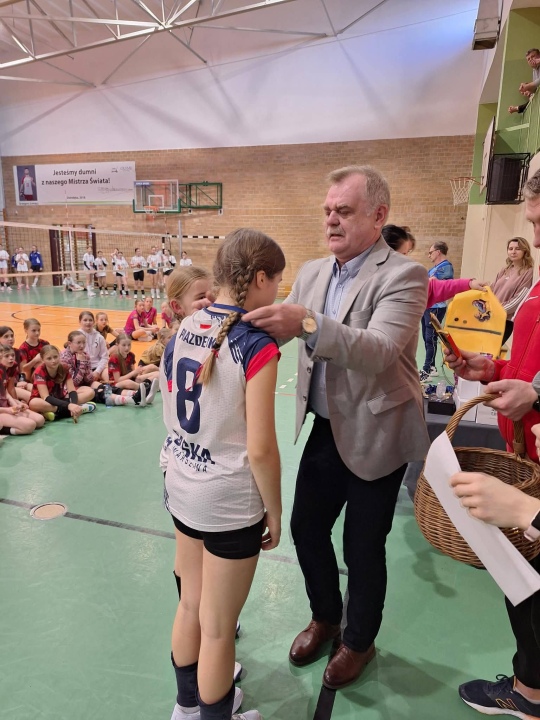 Zimowy turniej minisiatkówki w SP 5 Ostrołęka [2.03.2026] - zdjęcie #2 - eOstroleka.pl