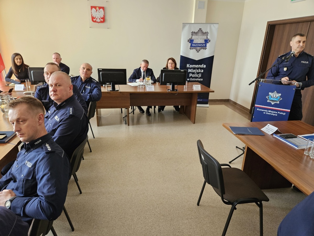 Odprawa roczna w ostrołęckiej policji [02.03.2026] - zdjęcie #5 - eOstroleka.pl