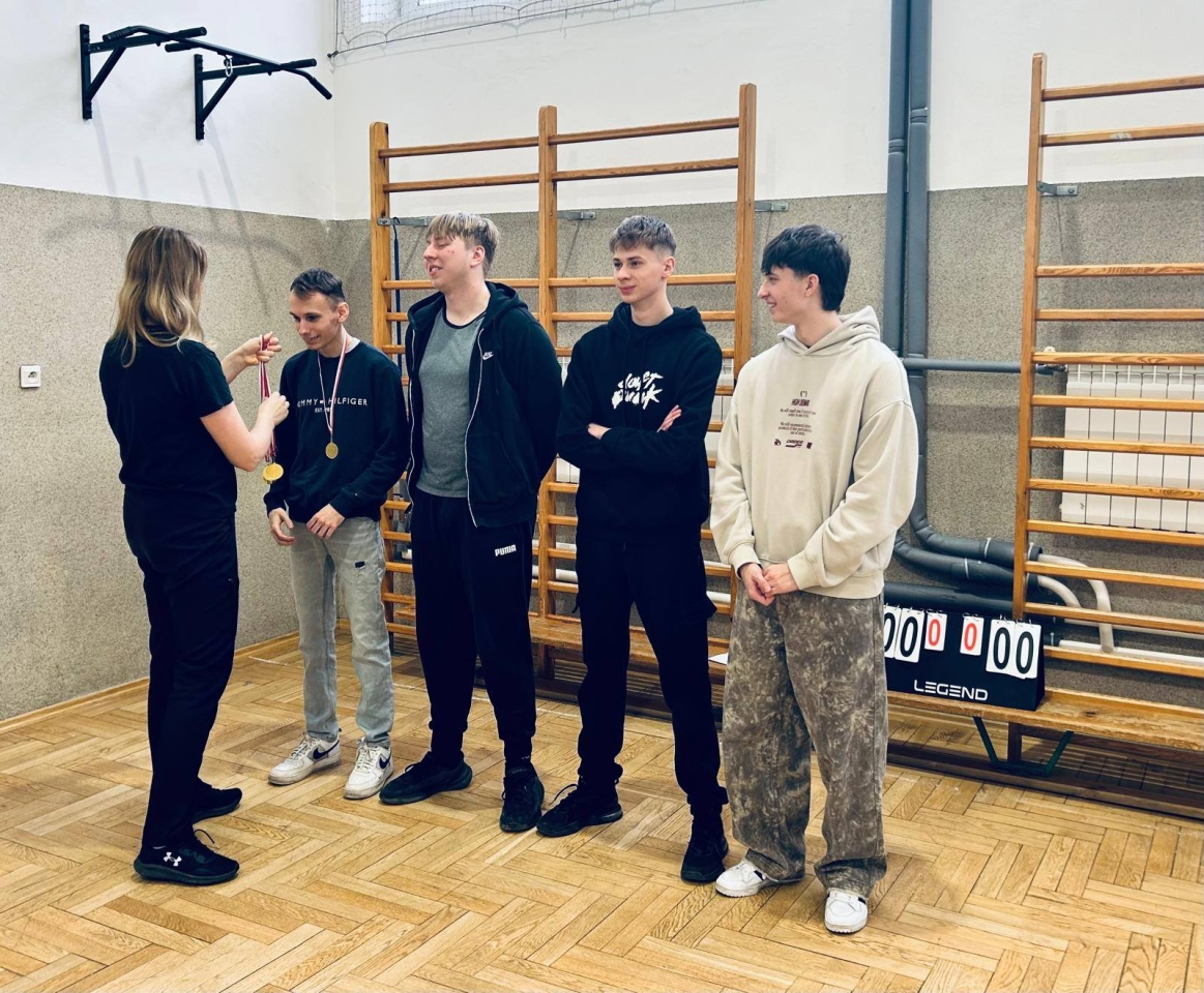 Siatkarskie emocje w ostrołęckiej „Czwórce” fot. ZSZ nr 4 [27.02.2026] - zdjęcie #40 - eOstroleka.pl