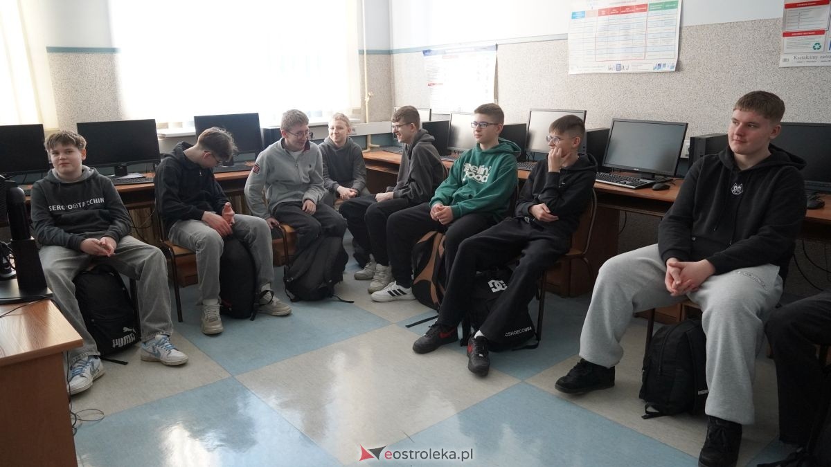 Dzień Zawodowca w ZSZ nr 1 [04.03.2026] - zdjęcie #23 - eOstroleka.pl