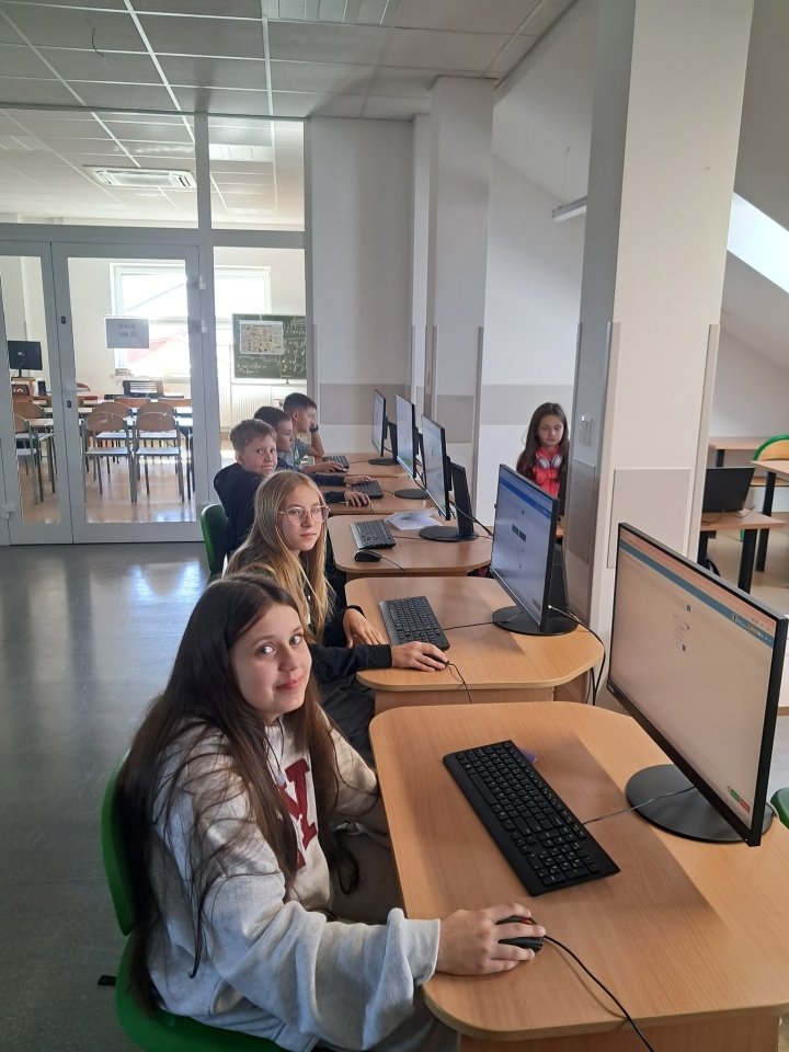 Matematyka ze sztuczną inteligencją w gminie Olszewo-Borki. Uczniowie testują nowe rozwiązanie fot. Gmina Olszewo-Borki [05.03.2026] - zdjęcie #6 - eOstroleka.pl