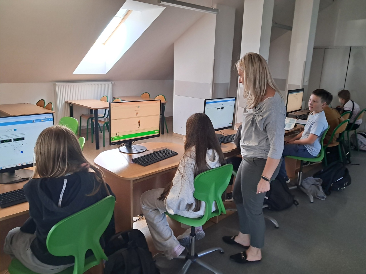 Matematyka ze sztuczną inteligencją w gminie Olszewo-Borki. Uczniowie testują nowe rozwiązanie fot. Gmina Olszewo-Borki [05.03.2026] - zdjęcie #5 - eOstroleka.pl