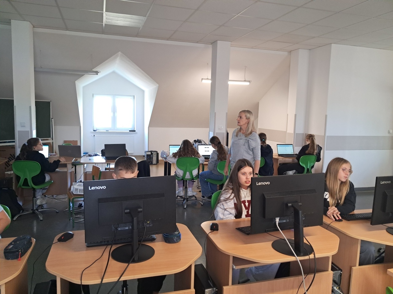 Matematyka ze sztuczną inteligencją w gminie Olszewo-Borki. Uczniowie testują nowe rozwiązanie fot. Gmina Olszewo-Borki [05.03.2026] - zdjęcie #1 - eOstroleka.pl