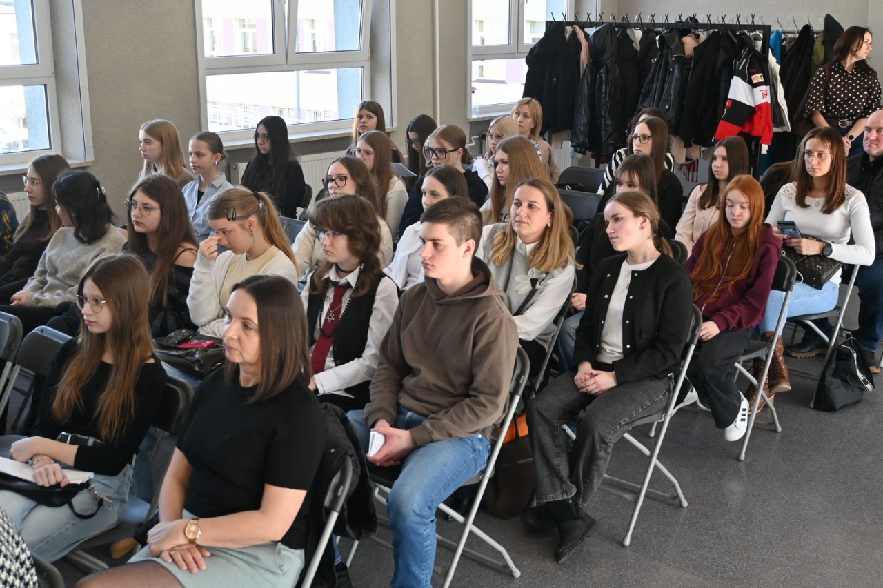 Rozstrzygnięto III edycję konkursu „Memory Meister” w ZSZ Nr 2 [4.03.2026] - zdjęcie #40 - eOstroleka.pl