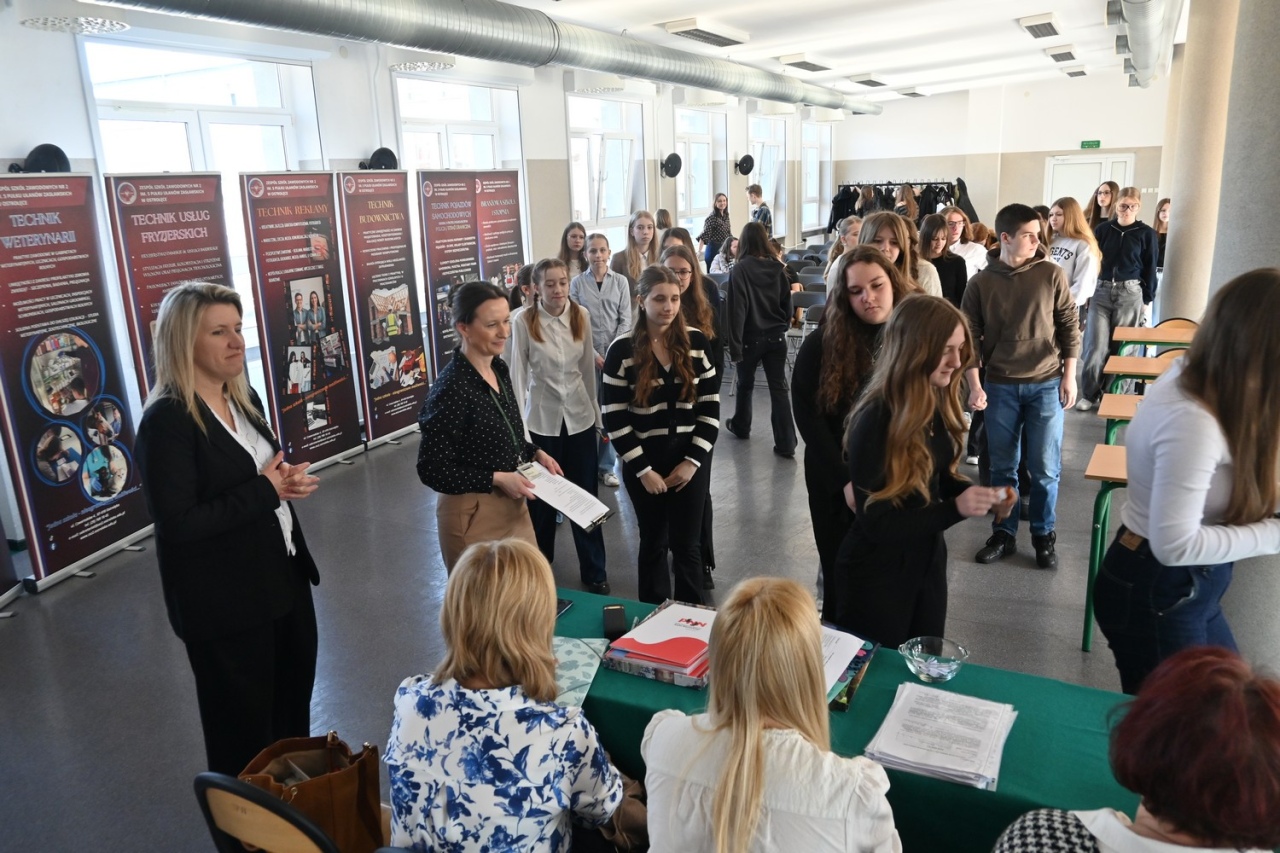 Rozstrzygnięto III edycję konkursu „Memory Meister” w ZSZ Nr 2 [4.03.2026] - zdjęcie #11 - eOstroleka.pl