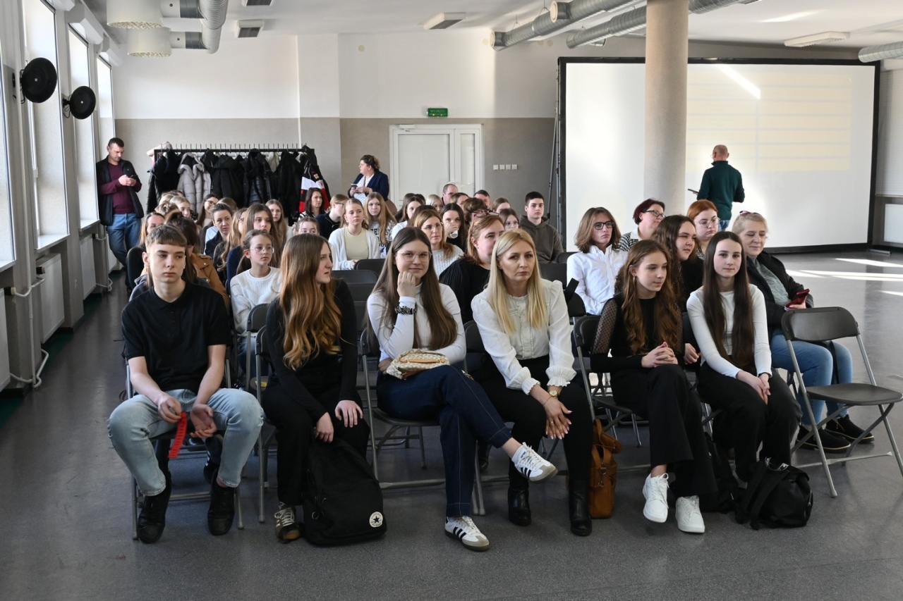 Rozstrzygnięto III edycję konkursu „Memory Meister” w ZSZ Nr 2 [4.03.2026] - zdjęcie #8 - eOstroleka.pl