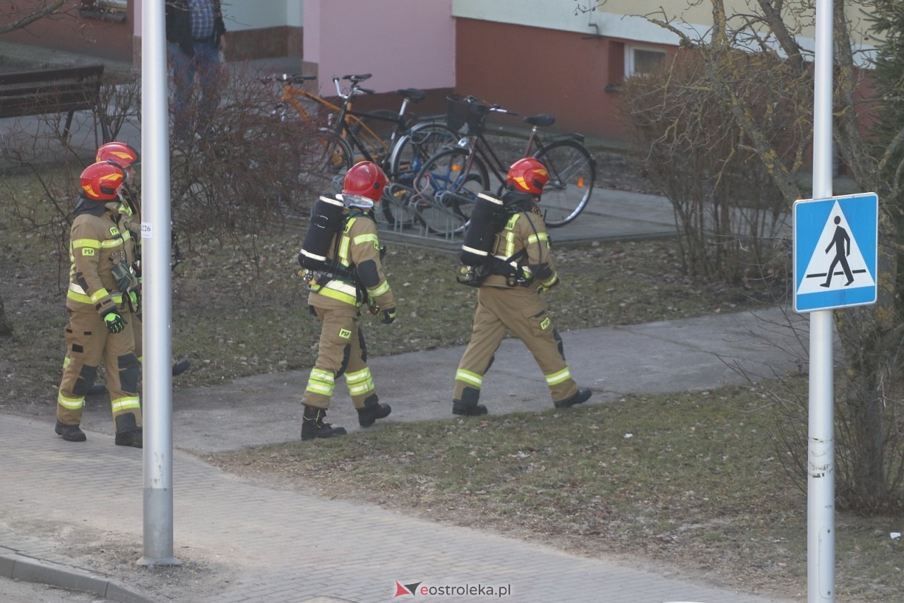 Interwencja strażaków przy Goworowskiej [5.03.2026] - zdjęcie #12 - eOstroleka.pl