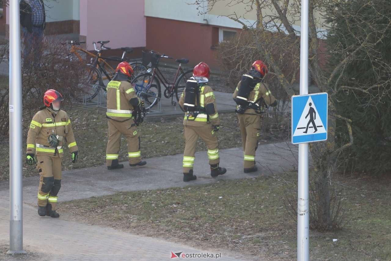Interwencja strażaków przy Goworowskiej [5.03.2026] - zdjęcie #11 - eOstroleka.pl