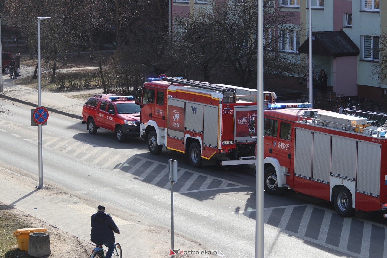 Interwencja strażaków przy Goworowskiej [5.03.2026] - zdjęcie #9 - eOstroleka.pl