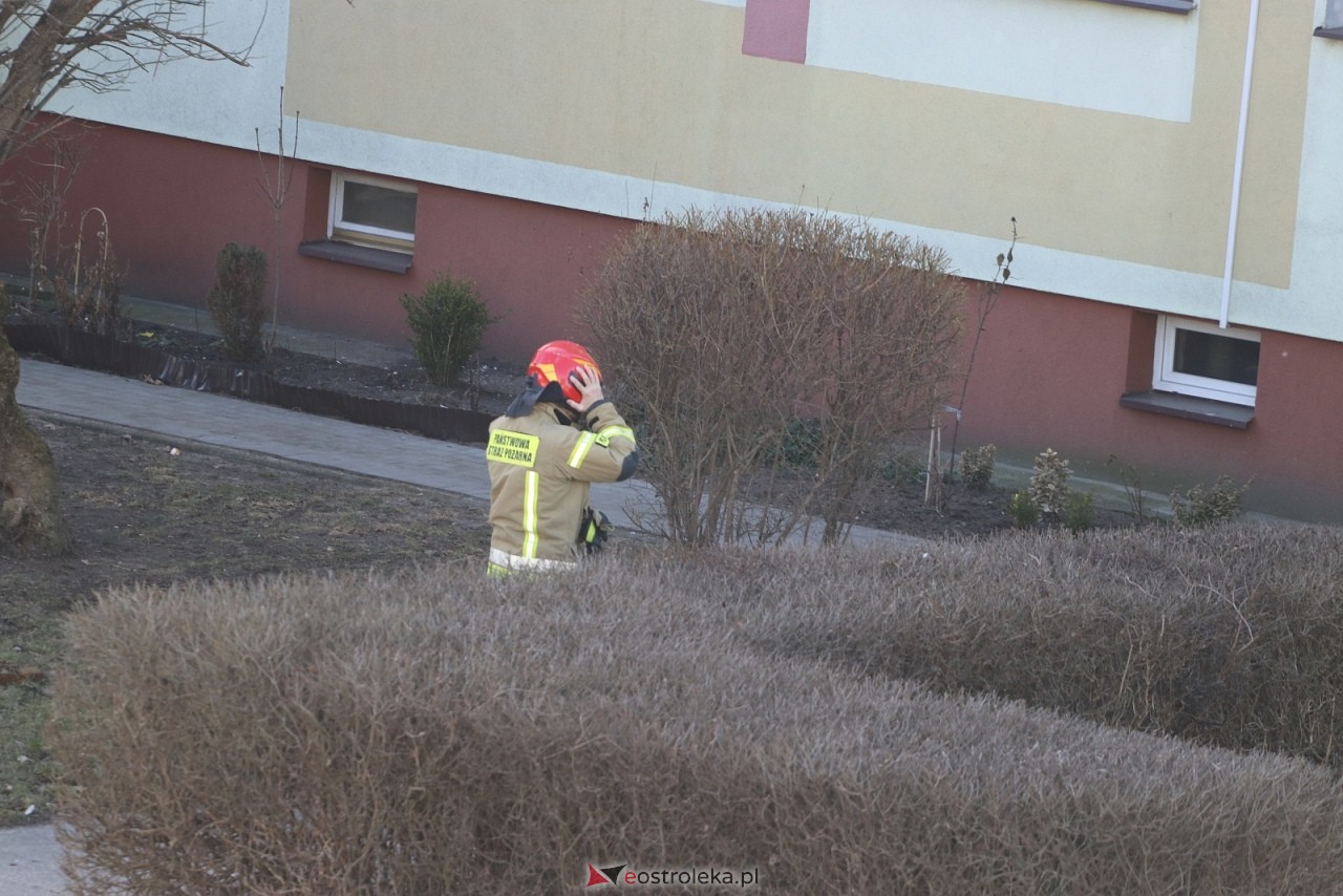 Interwencja strażaków przy Goworowskiej [5.03.2026] - zdjęcie #6 - eOstroleka.pl