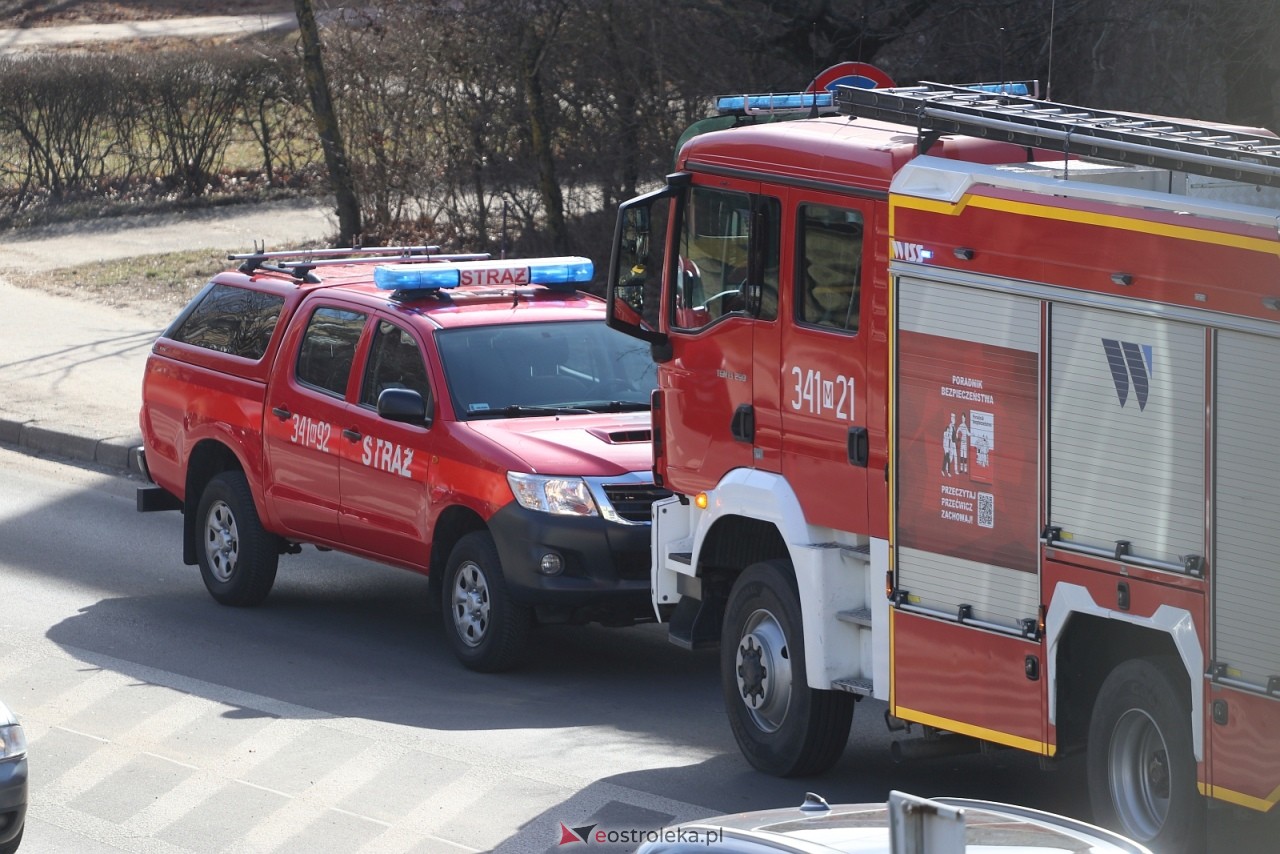Interwencja strażaków przy Goworowskiej [5.03.2026] - zdjęcie #1 - eOstroleka.pl