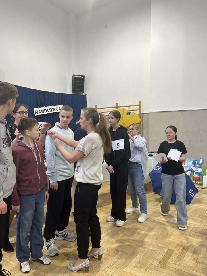 Dzień Handlowca i Ekonomisty w ZSZ Nr 4 w Ostrołęce [05.03.2026] - zdjęcie #18 - eOstroleka.pl