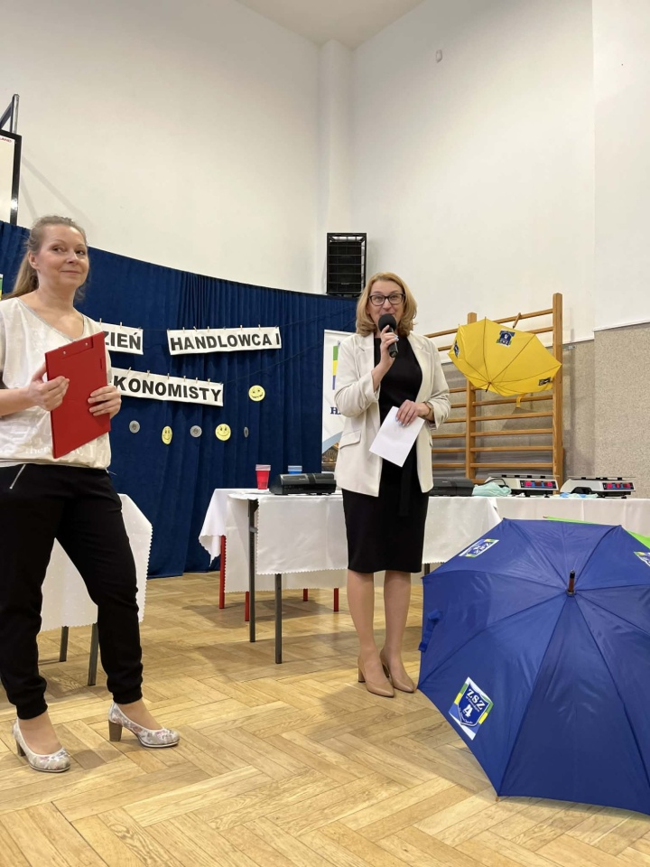 Dzień Handlowca i Ekonomisty w ZSZ Nr 4 w Ostrołęce [05.03.2026] - zdjęcie #5 - eOstroleka.pl