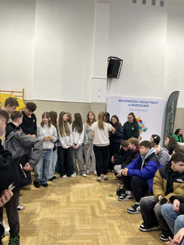 Dzień Handlowca i Ekonomisty w ZSZ Nr 4 w Ostrołęce [05.03.2026] - zdjęcie #3 - eOstroleka.pl