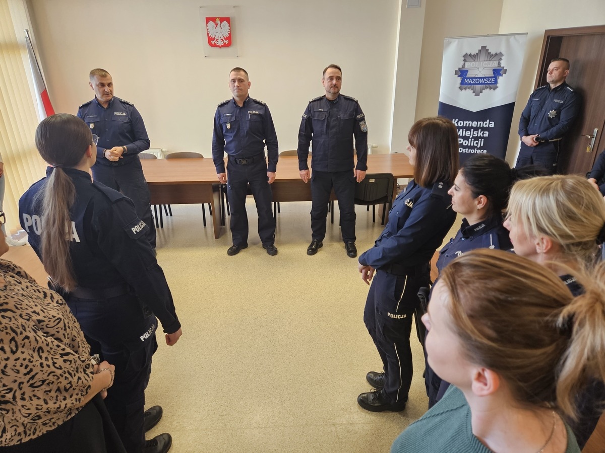 Dzień Kobiet w ostrołęckiej komendzie [6.03.2026] - zdjęcie #2 - eOstroleka.pl