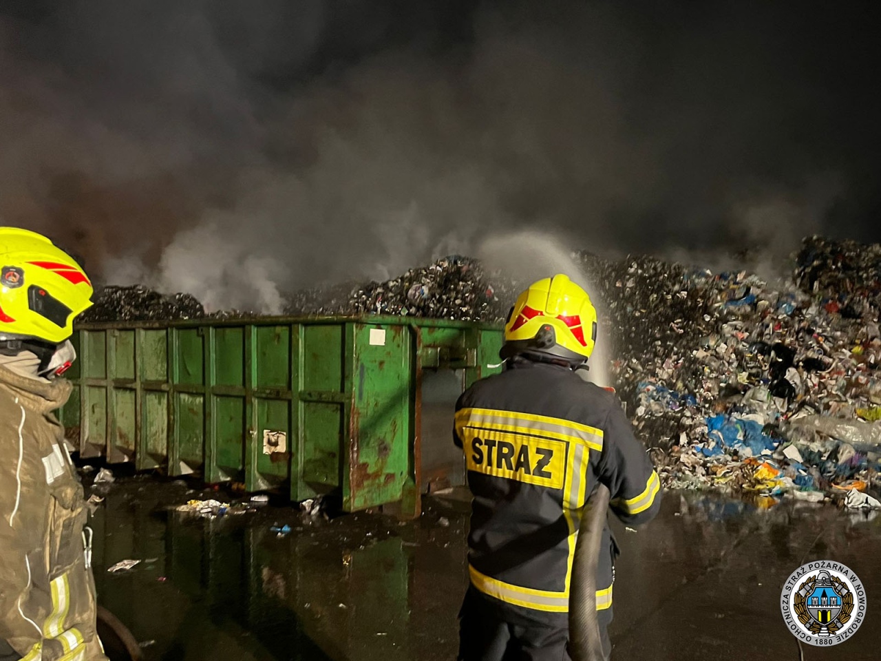 Pożar składowiska odpadów w Czartorii [07.03.2026] - zdjęcie #3 - eOstroleka.pl