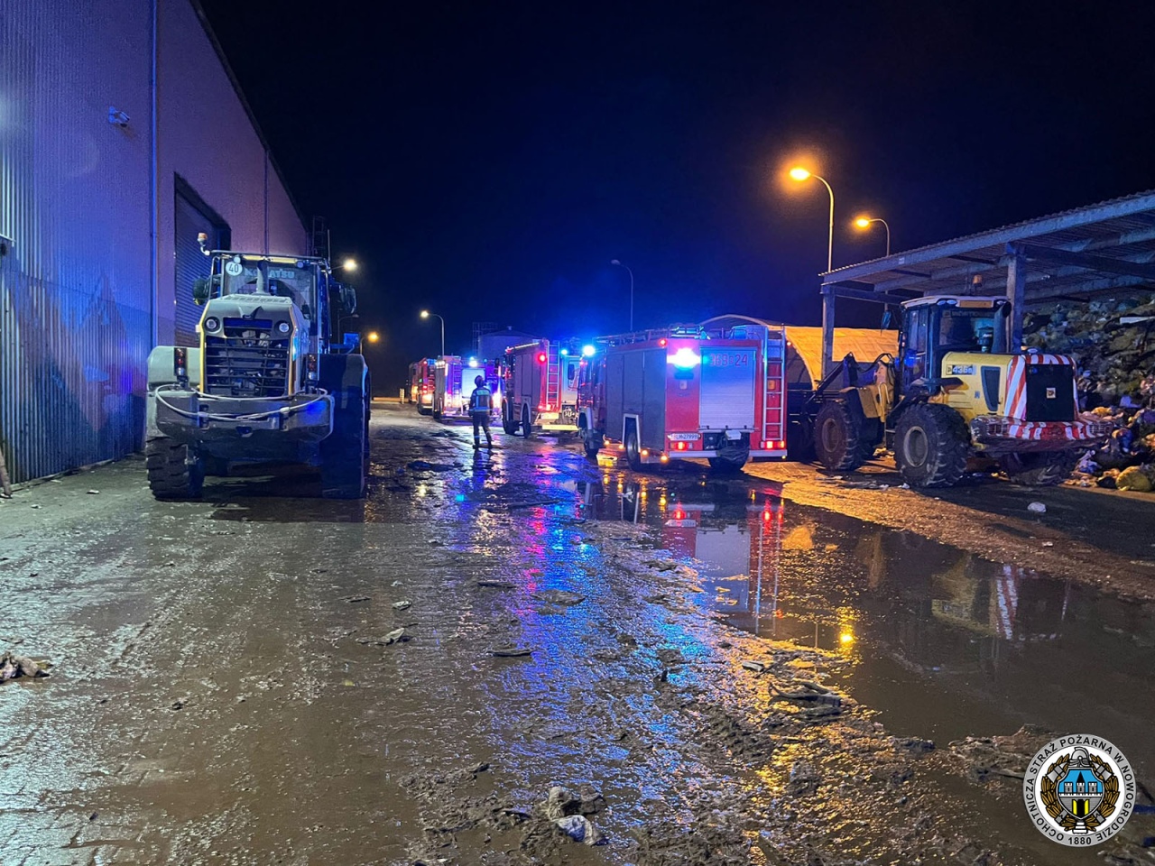 Pożar składowiska odpadów w Czartorii [07.03.2026] - zdjęcie #2 - eOstroleka.pl