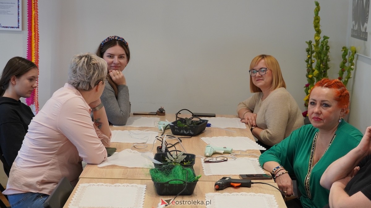 Warsztaty Wiosenne wianki w Muzeum Kultury Kurpiowskiej [08.03.2026] - zdjęcie #53 - eOstroleka.pl