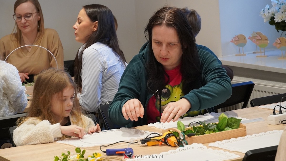 Warsztaty Wiosenne wianki w Muzeum Kultury Kurpiowskiej [08.03.2026] - zdjęcie #39 - eOstroleka.pl
