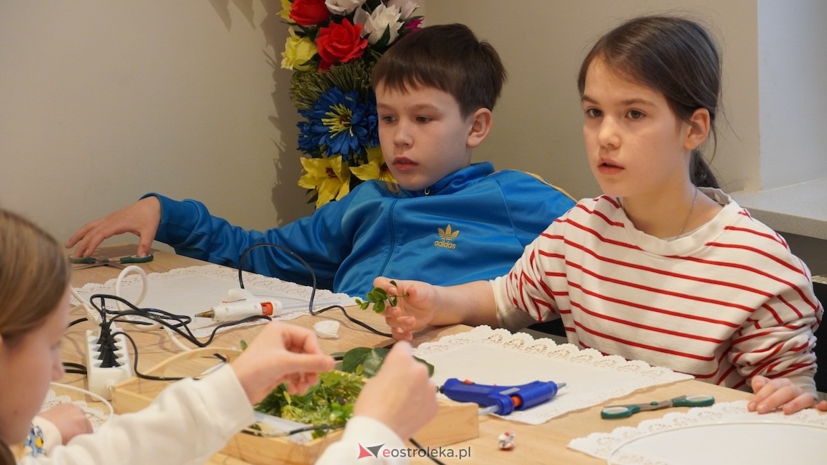 Warsztaty Wiosenne wianki w Muzeum Kultury Kurpiowskiej [08.03.2026] - zdjęcie #33 - eOstroleka.pl