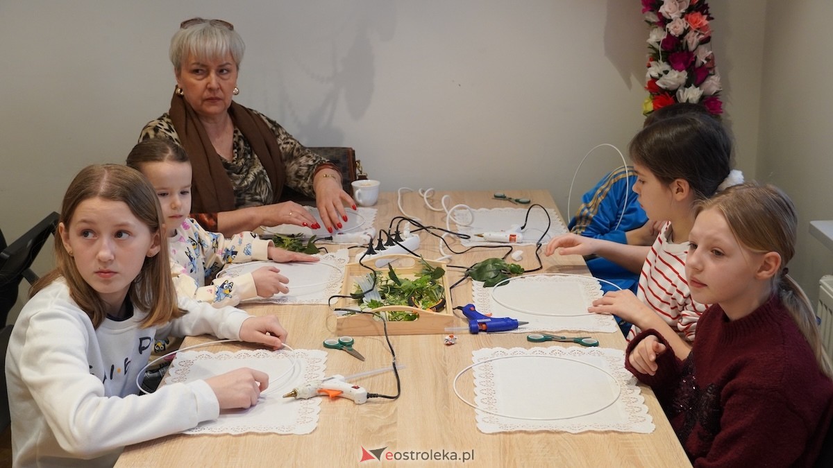 Warsztaty Wiosenne wianki w Muzeum Kultury Kurpiowskiej [08.03.2026] - zdjęcie #31 - eOstroleka.pl