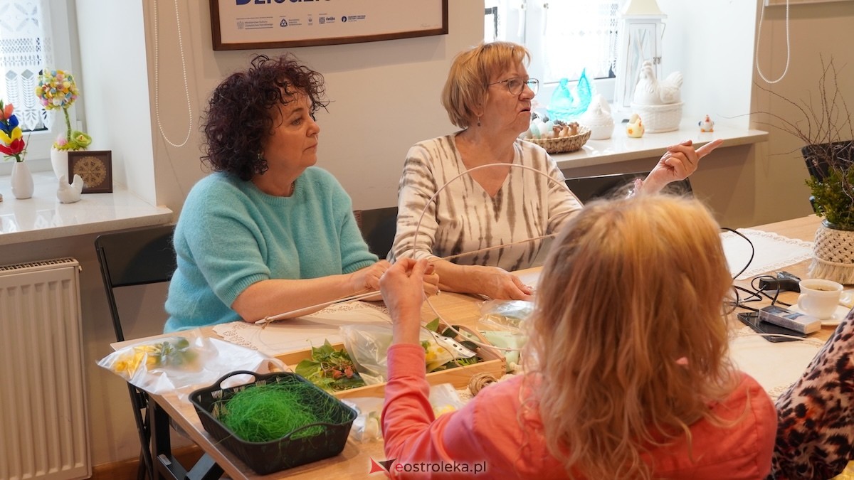 Warsztaty Wiosenne wianki w Muzeum Kultury Kurpiowskiej [08.03.2026] - zdjęcie #22 - eOstroleka.pl