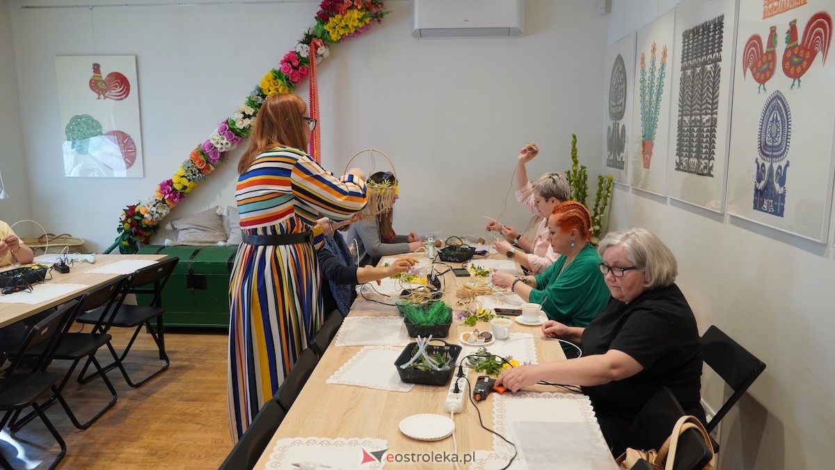 Warsztaty Wiosenne wianki w Muzeum Kultury Kurpiowskiej [08.03.2026] - zdjęcie #19 - eOstroleka.pl