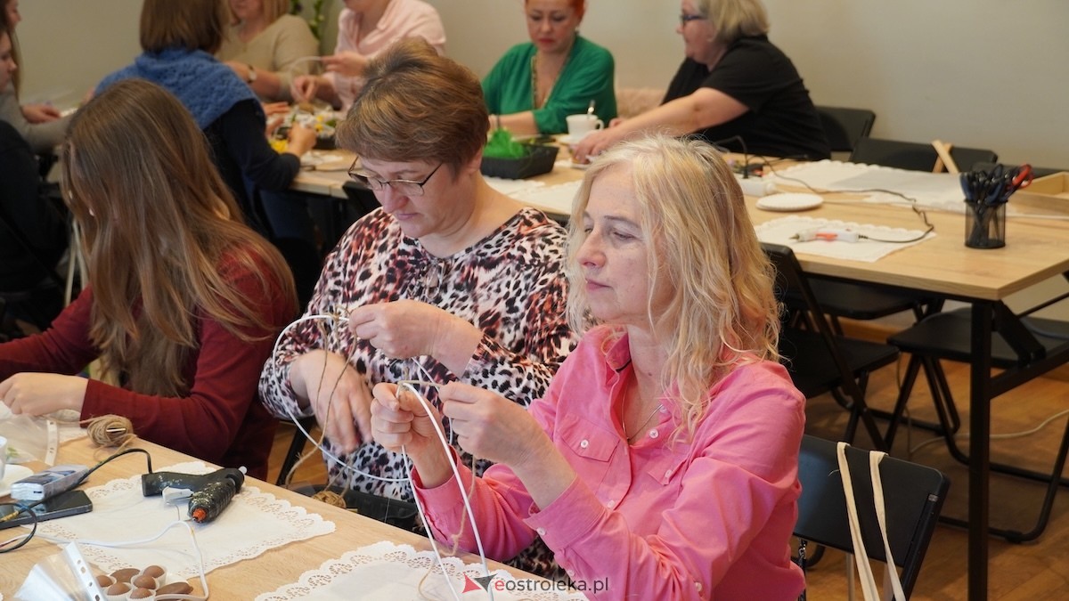 Warsztaty Wiosenne wianki w Muzeum Kultury Kurpiowskiej [08.03.2026] - zdjęcie #17 - eOstroleka.pl