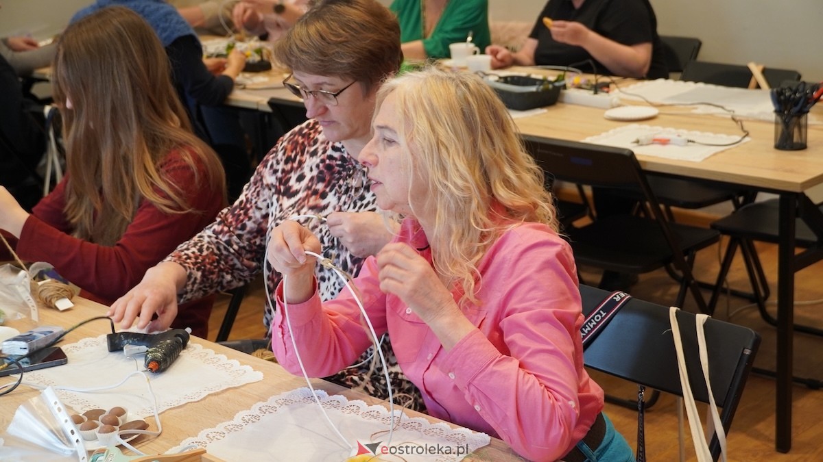 Warsztaty Wiosenne wianki w Muzeum Kultury Kurpiowskiej [08.03.2026] - zdjęcie #16 - eOstroleka.pl