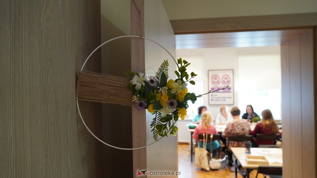 Warsztaty Wiosenne wianki w Muzeum Kultury Kurpiowskiej [08.03.2026] - zdjęcie #13 - eOstroleka.pl