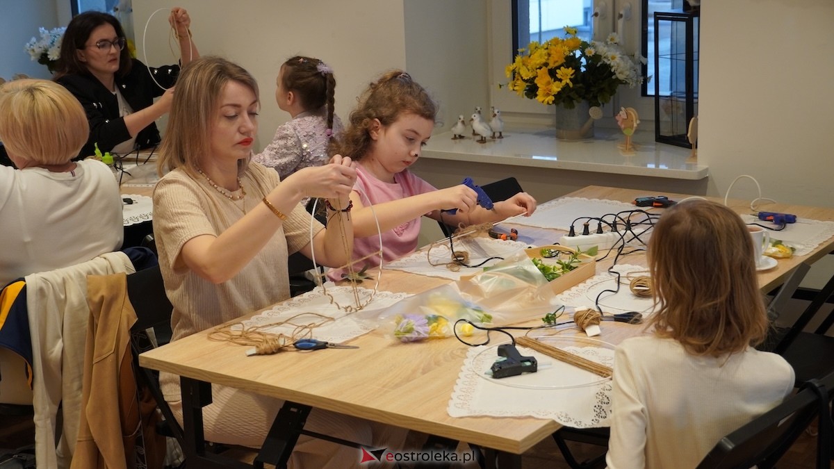 Warsztaty Wiosenne wianki w Muzeum Kultury Kurpiowskiej [08.03.2026] - zdjęcie #12 - eOstroleka.pl