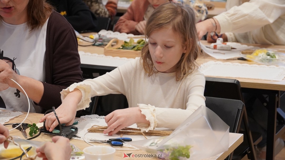 Warsztaty Wiosenne wianki w Muzeum Kultury Kurpiowskiej [08.03.2026] - zdjęcie #1 - eOstroleka.pl