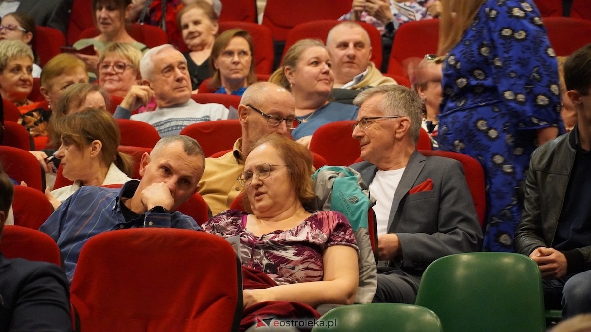 Recital Andrzeja Wiercińskiego w OCK z okazji Dnia Kobiet [08.03.2026] - zdjęcie #62 - eOstroleka.pl