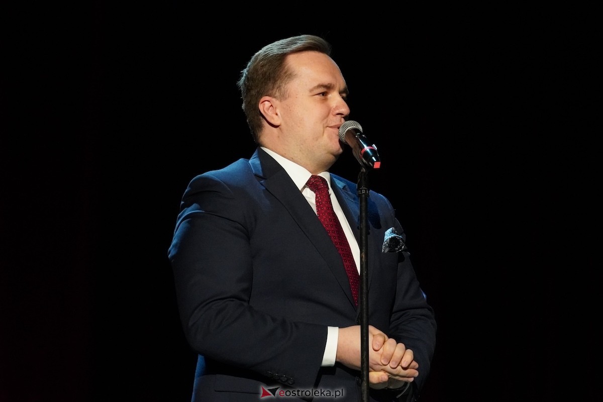 Recital Andrzeja Wiercińskiego w OCK z okazji Dnia Kobiet [08.03.2026] - zdjęcie #25 - eOstroleka.pl