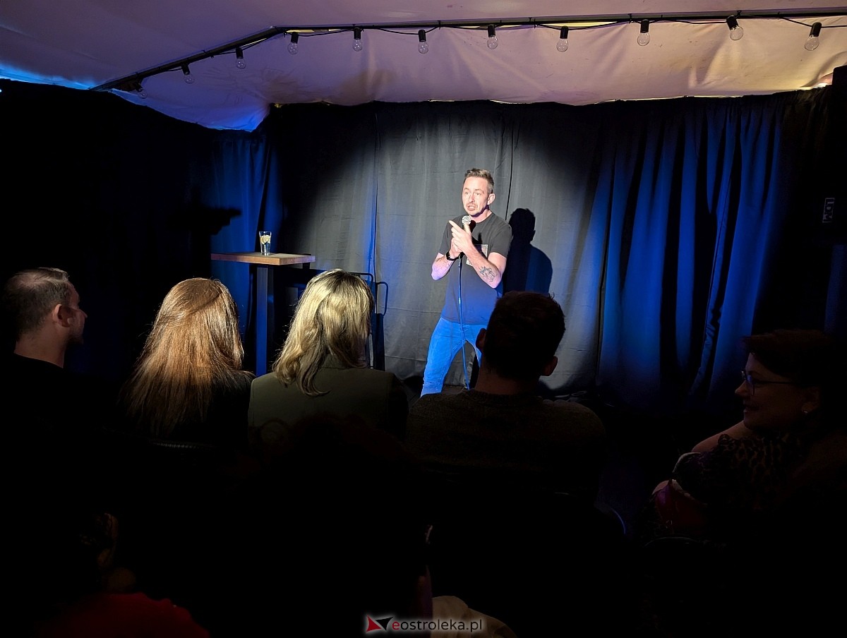 Michał Pałubski stand up w klubie Łubudu [07.03.2026] - zdjęcie #4 - eOstroleka.pl
