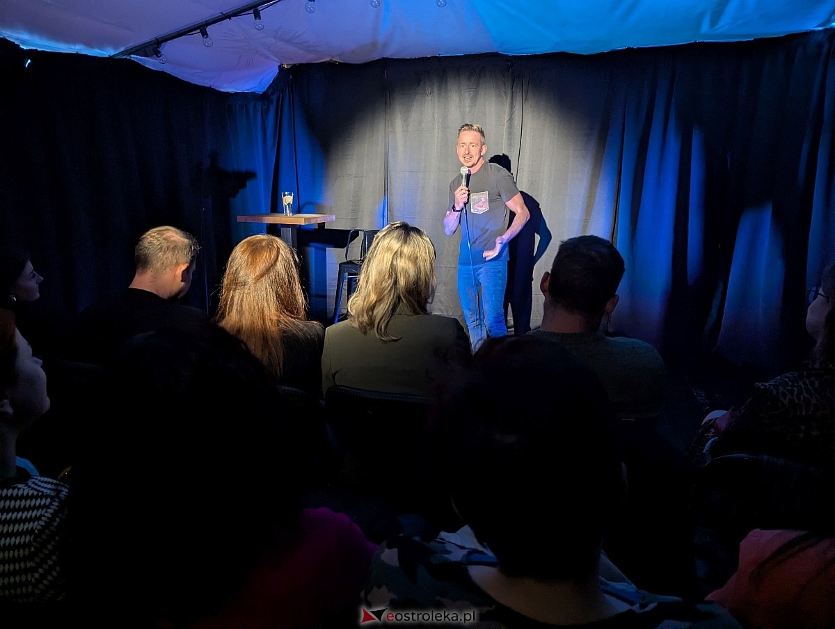 Michał Pałubski stand up w klubie Łubudu [07.03.2026] - zdjęcie #2 - eOstroleka.pl